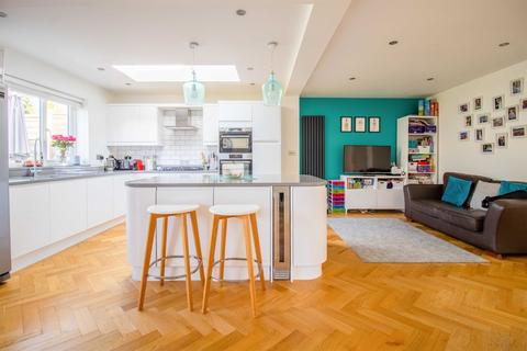5 Simmil Road, Claygate, Esher, KT10 0RT