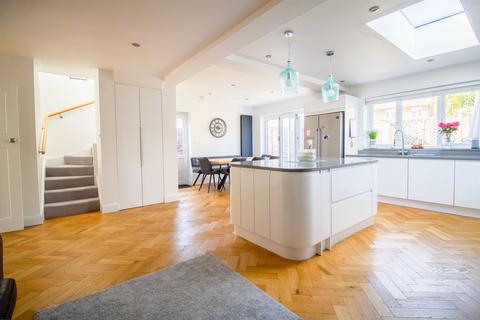 5 Simmil Road, Claygate, Esher, KT10 0RT