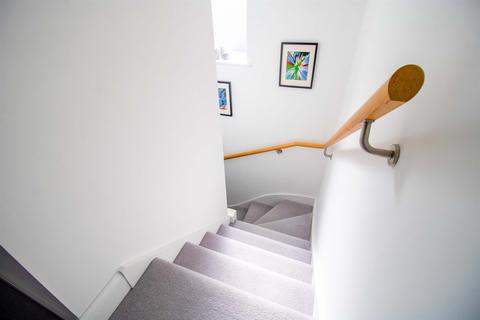 5 Simmil Road, Claygate, Esher, KT10 0RT