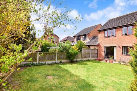 22 Sweet Briar Drive, Laindon, Basildon, SS15 4HA