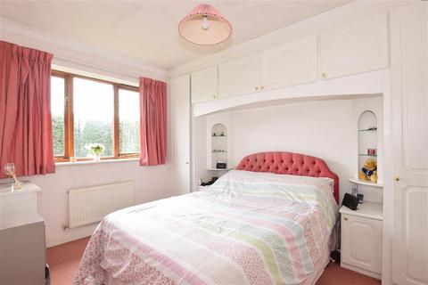 22 Sweet Briar Drive, Laindon, Basildon, SS15 4HA