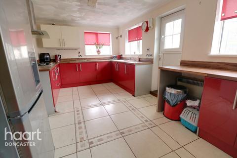 1 Thorold Place, Kirk Sandall, Doncaster, DN3 1NT