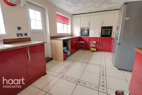 1 Thorold Place, Kirk Sandall, Doncaster, DN3 1NT