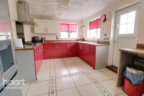 1 Thorold Place, Kirk Sandall, Doncaster, DN3 1NT