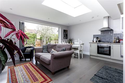 35 Raleigh Road, London, N8 0JB