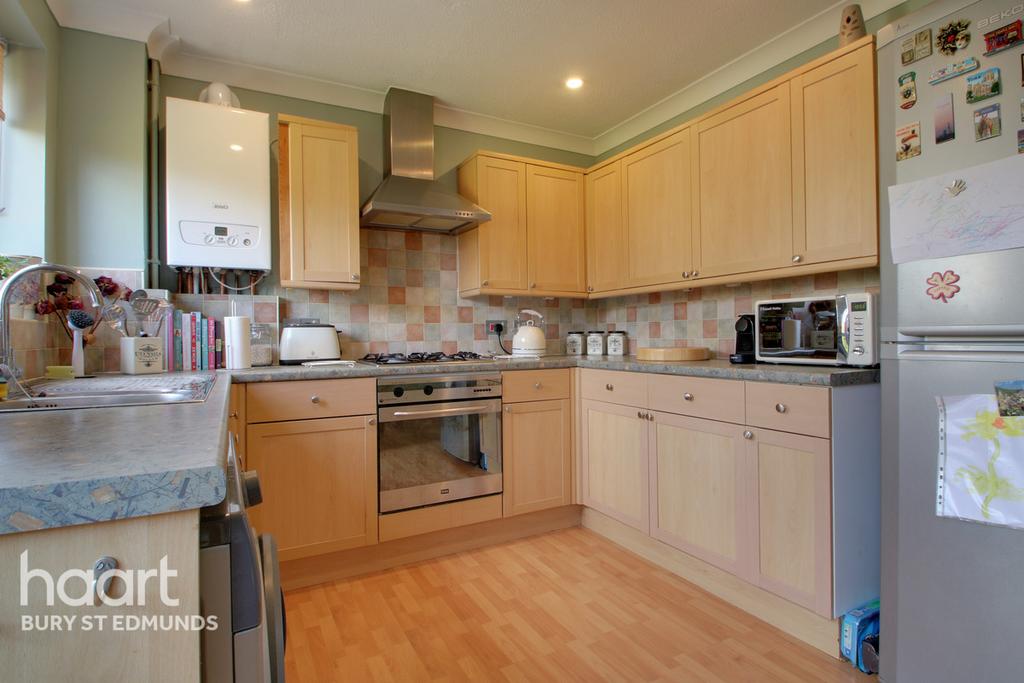 Oxer Close, Elmswell, Bury St Edmunds 2 bed semidetached house £210,000