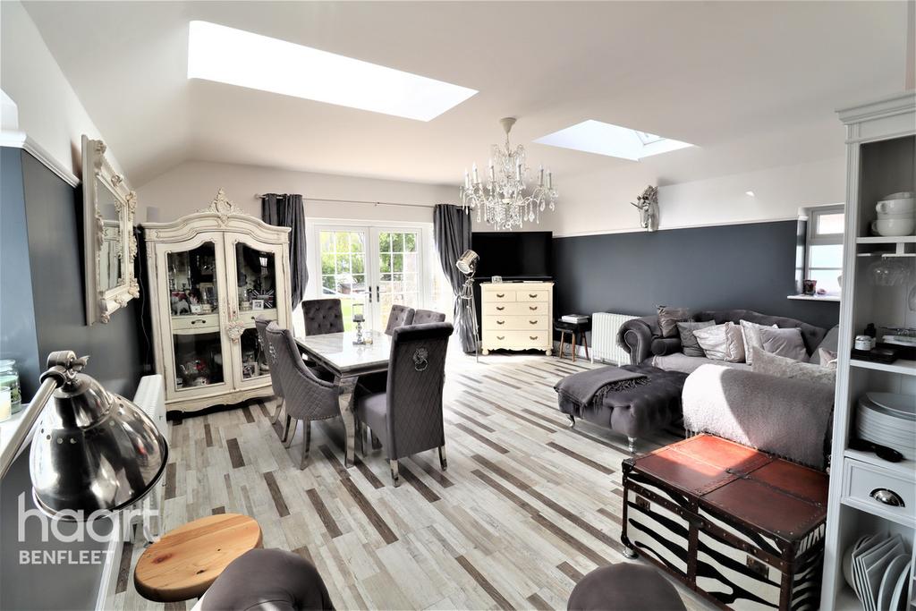 Stanley Road, Benfleet 3 bed detached bungalow £475,000