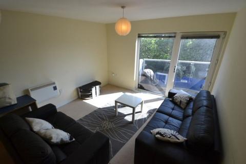 2 bedroom flat to rent, Bishops Corner, Hulme, Manchester, M15 4UW