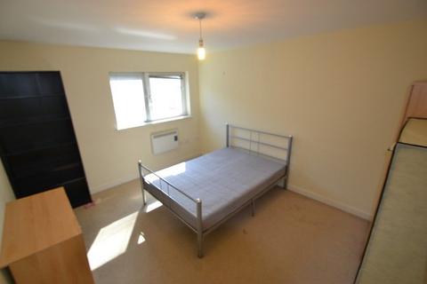 2 bedroom flat to rent, Bishops Corner, Hulme, Manchester, M15 4UW