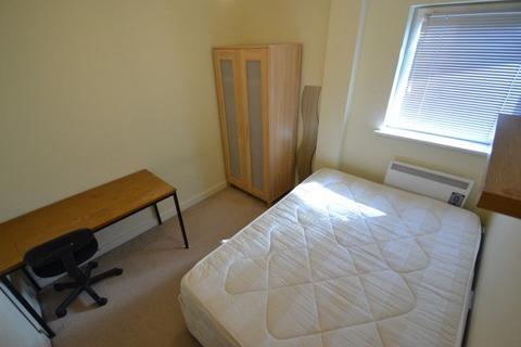 2 bedroom flat to rent, Bishops Corner, Hulme, Manchester, M15 4UW