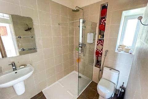 25 High Street, Tywyn, LL36 9AE