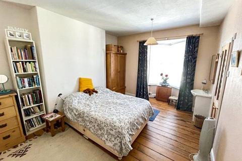 25 High Street, Tywyn, LL36 9AE
