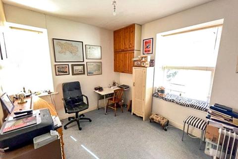 25 High Street, Tywyn, LL36 9AE