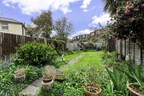 4 Willow Road, London, W5 4PD