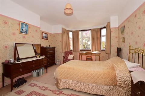 14 Greencourt Gardens, Croydon, CR0 7LH