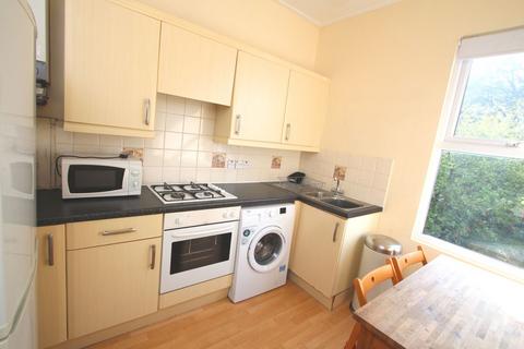 3 bedroom flat to rent, Queen Elizabeth Road, Kingston upon Thames KT2