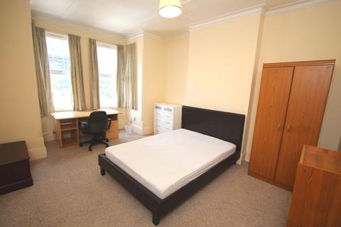 undefined, Queen Elizabeth Road, Kingston upon Thames KT2