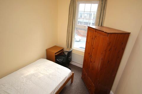 undefined, Queen Elizabeth Road, Kingston upon Thames KT2
