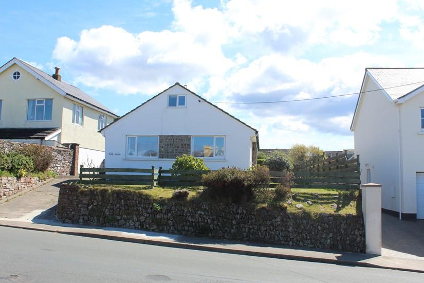 Old Links, Peveril road, Peel, Peel... 3 bed detached house £375,000