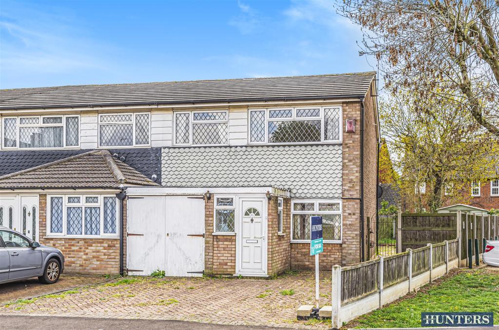 Astra Close, Hornchurch, RM12 5NJ 3 bed end of terrace house £375,000