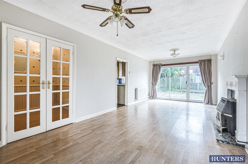 Astra Close, Hornchurch, RM12 5NJ 3 bed end of terrace house £375,000