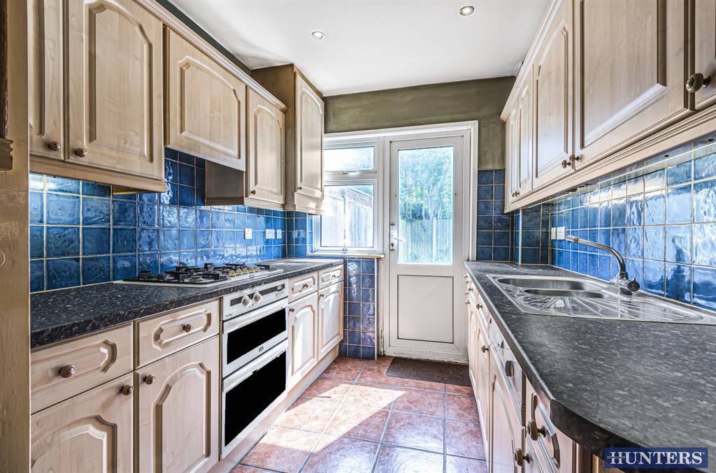 Astra Close, Hornchurch, RM12 5NJ 3 bed end of terrace house £375,000