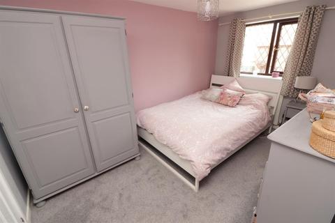7 The Glen, Yate, Bristol, BS37 5PR