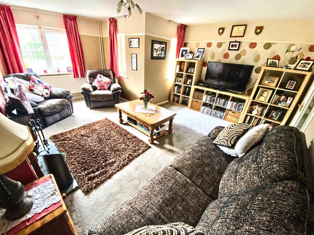 Tudor Close, Newtoft, Market Rasen, LN8 3 bed semidetached house £