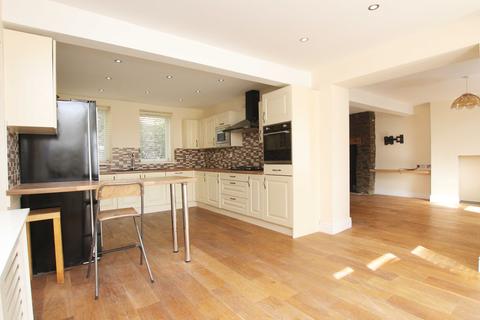 4 bedroom cottage for sale, Sunnybank, Llantrisant, CF72 8EQ