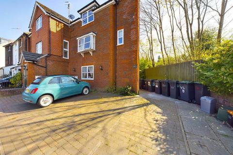 44c Priory Road, Tonbridge, TN9 2BL