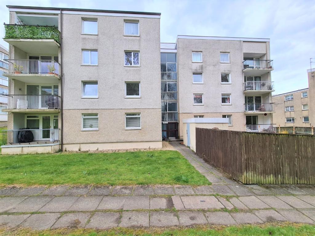 Stobo, East Kilbride, South Lanarkshire, G74 2 bed flat £500 pcm (£