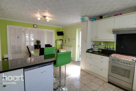 13 Swindale, Bedford, MK41 7TT