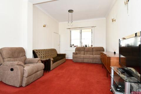 28 Elgin Road, Ilford, IG3 8LL