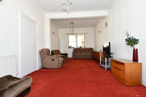 28 Elgin Road, Ilford, IG3 8LL