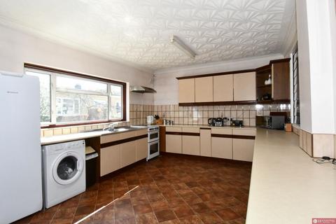 28 Elgin Road, Ilford, IG3 8LL