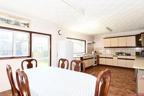 28 Elgin Road, Ilford, IG3 8LL