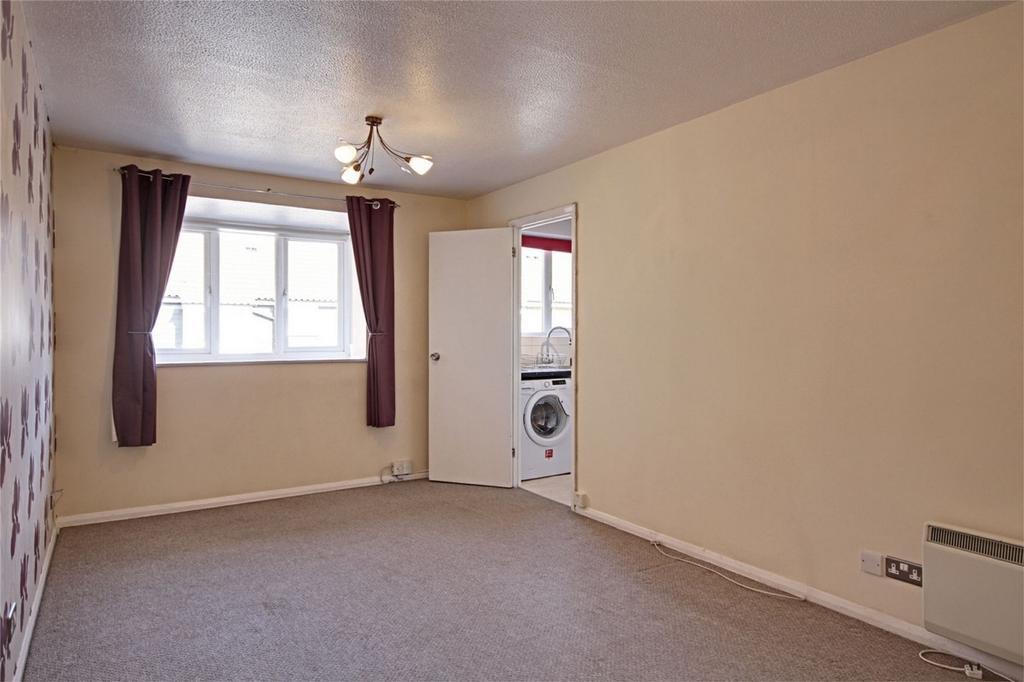 The Meadows, Sawbridgeworth, Essex 1 bed flat £775 pcm (£179 pw)