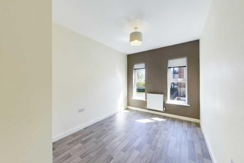 20 Adrian Close, Hemel Hempstead, HP1 1AW