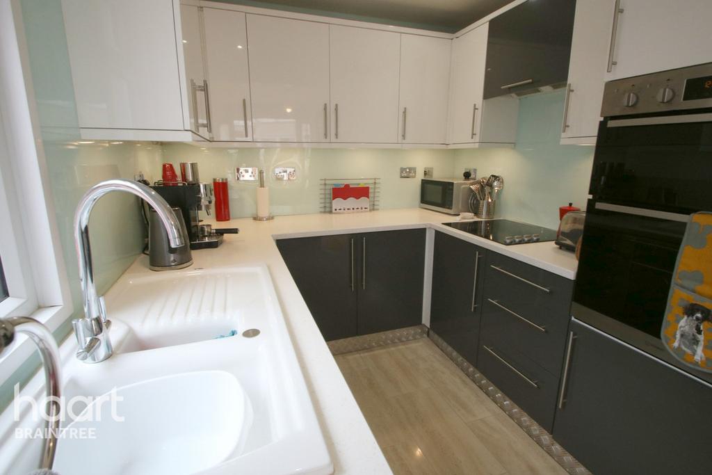 Woodfield Road, Braintree 3 bed semidetached house £450,000