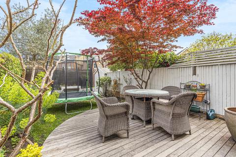 24 Canbury Avenue, Kingston Upon Thames, KT2 6JP