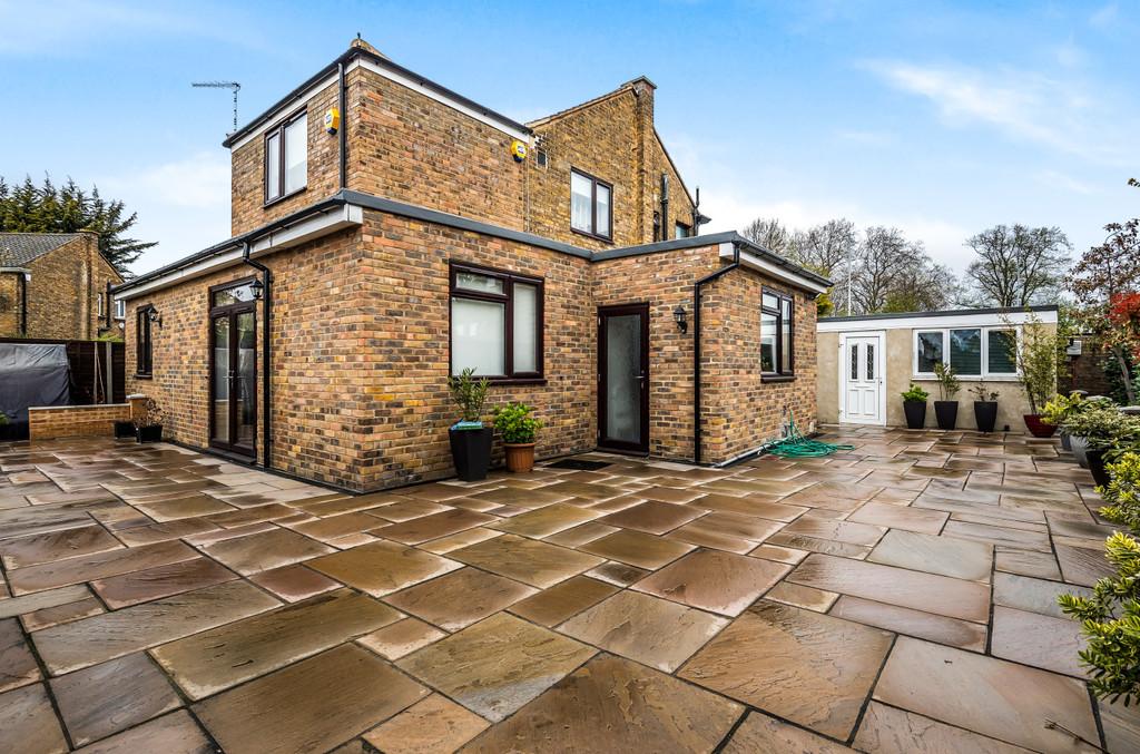 Westhorne Avenue, London, SE9 5 bed semidetached house £900,000