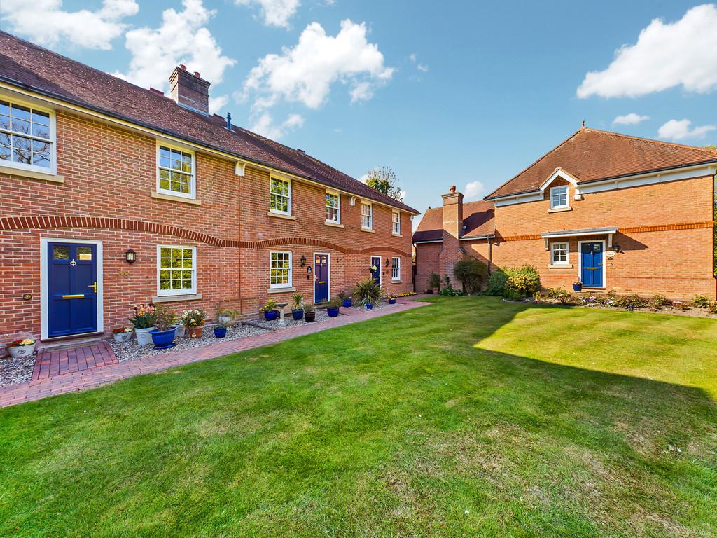 North Parade, Horsham 3 bed terraced house £525,000