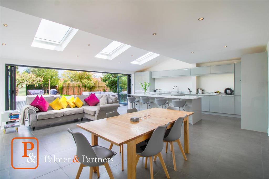 King Harold Road, Prettygate, Colchester, CO3 4 bed detached house £625,000