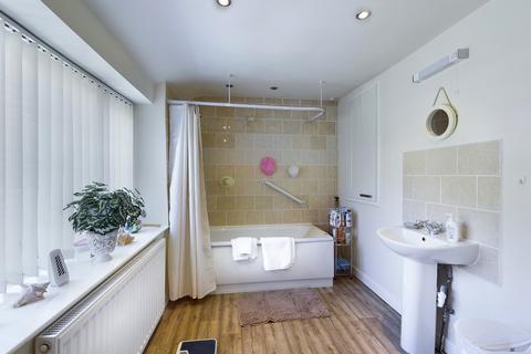 147 Chew Valley Road, Greenfield, Oldham, OL3 7JN