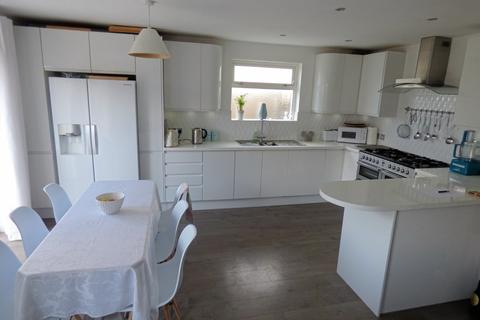 50 Cheam Road, Broadstone, BH18 9HE