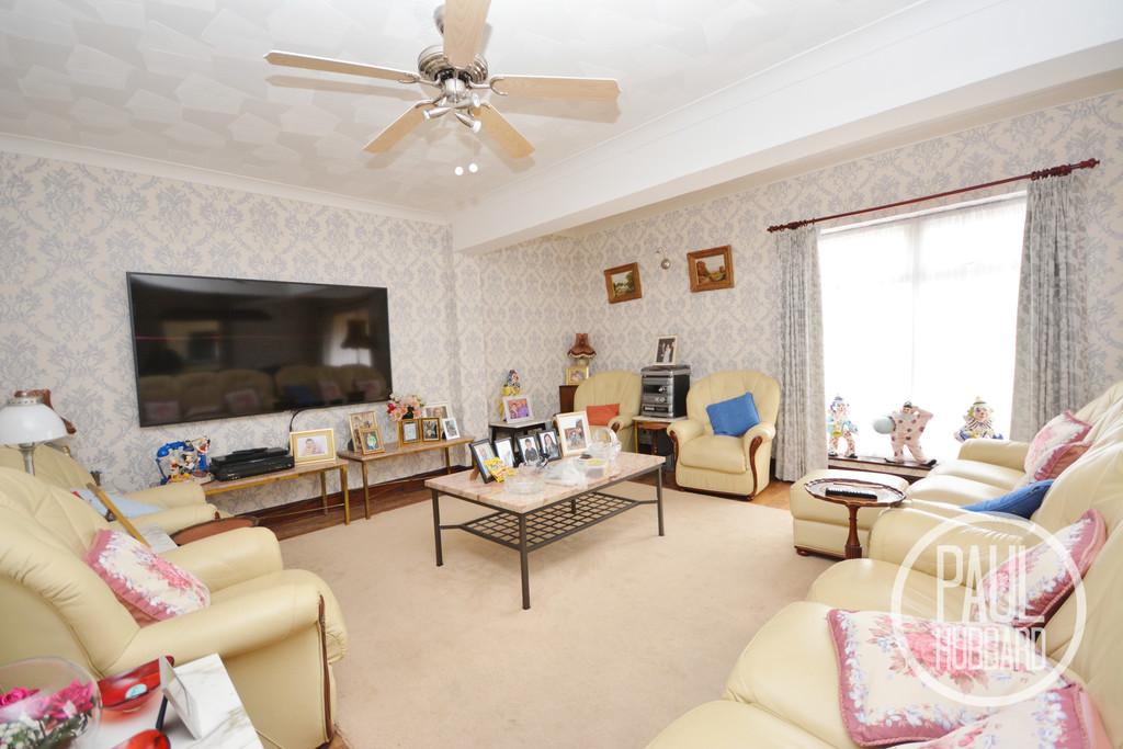 Middleton Road, Gorleston, Norfolk 5 bed detached house £370,000