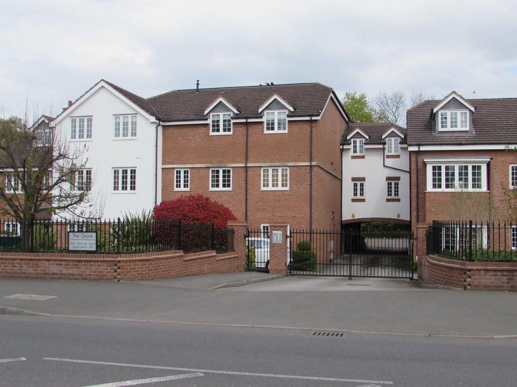 Warwick Road, Solihull 2 bed apartment for sale £249,950