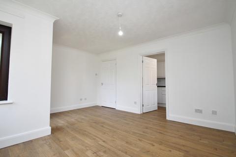 48 Cedar Close, Buckhurst Hill, IG9 6EJ