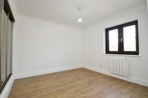 48 Cedar Close, Buckhurst Hill, IG9 6EJ