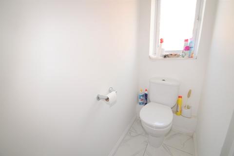 7 Teasel Crescent, London, SE28 0LP
